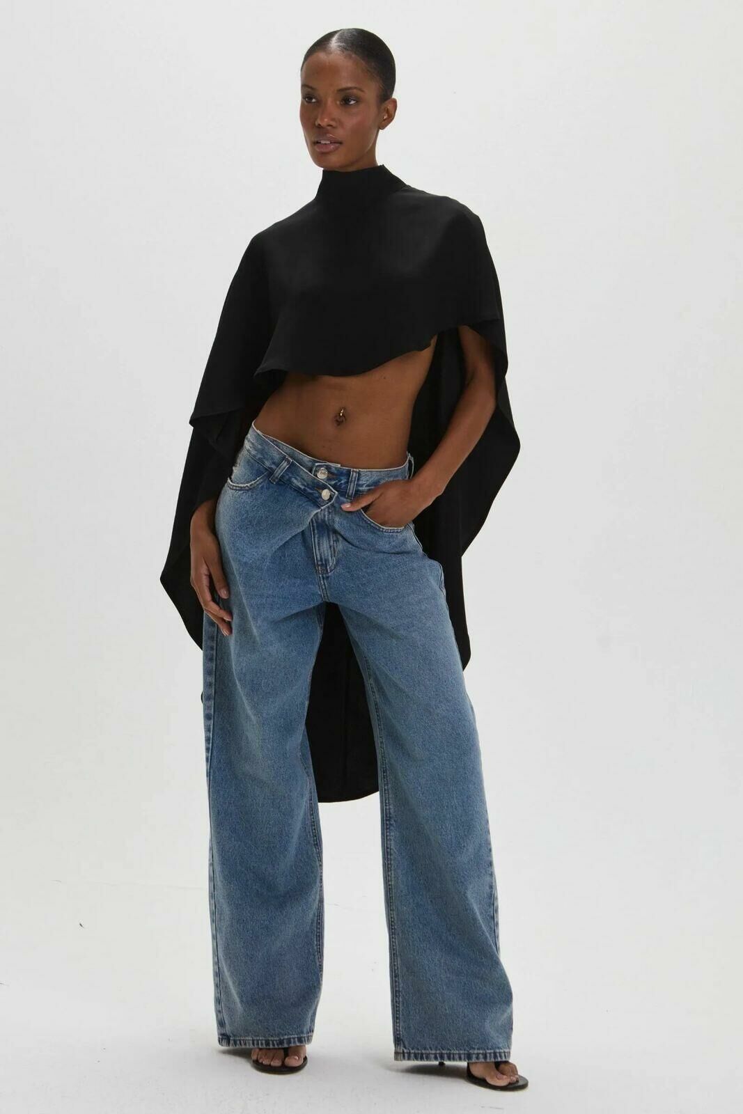 Imagem de Blusa Jade Preta Le Blog